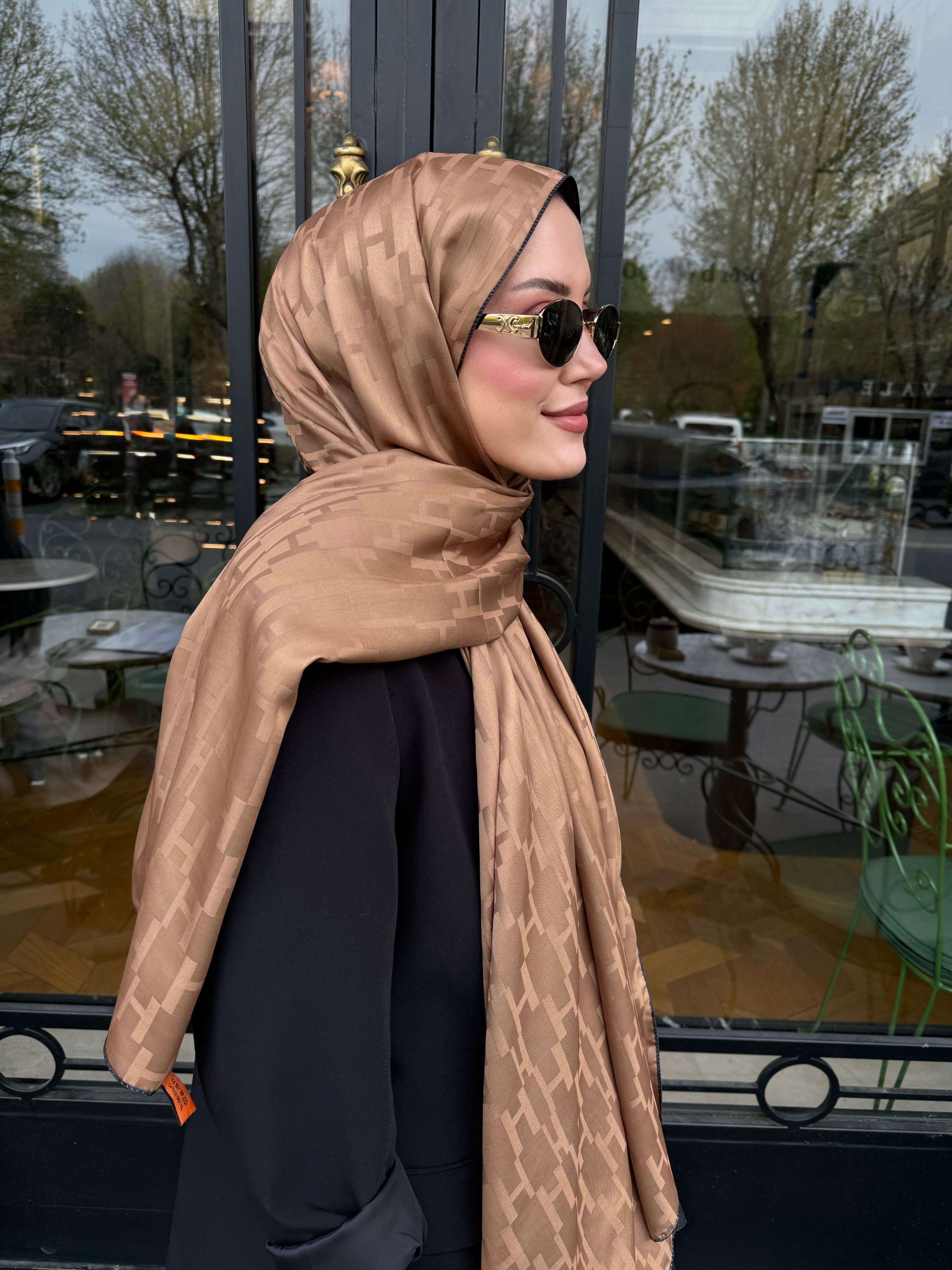 H Black and Gold