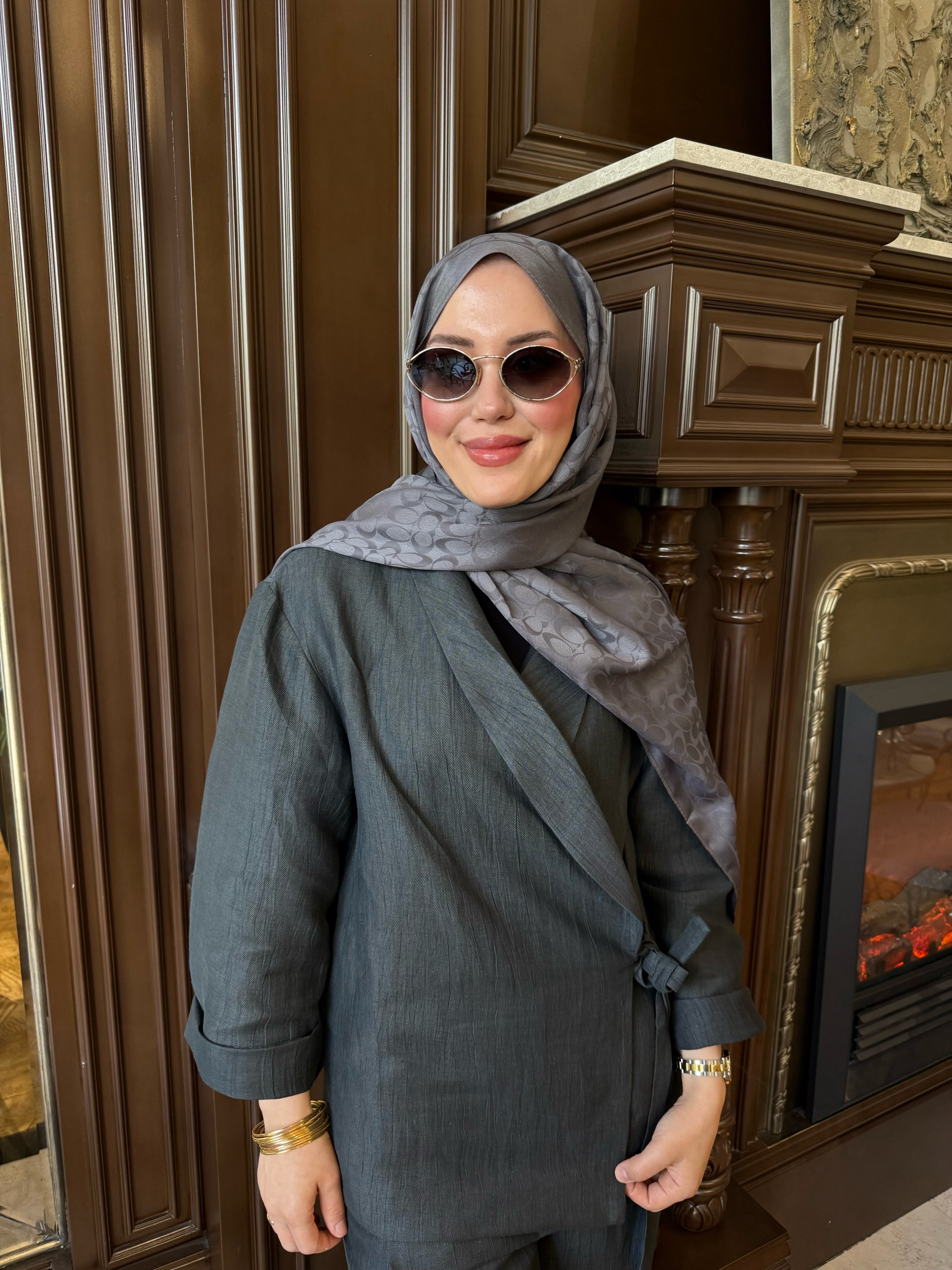 C Grey Lustré Silk